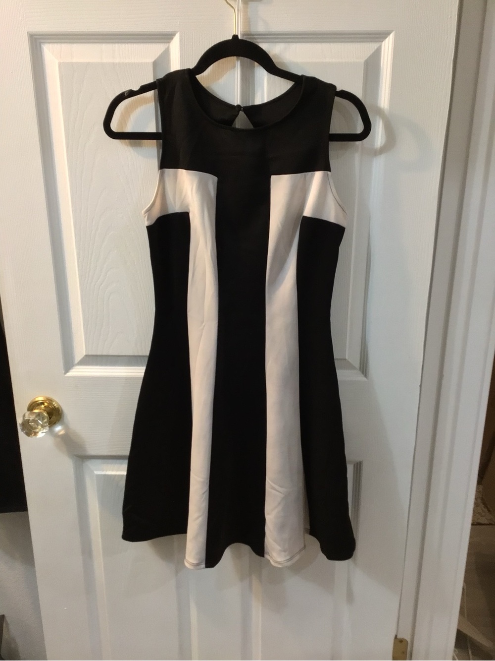Sleeveless Black and White Colorblock Mini Dress